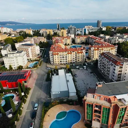 Sunny House 303 Two Bedroom Apartment *